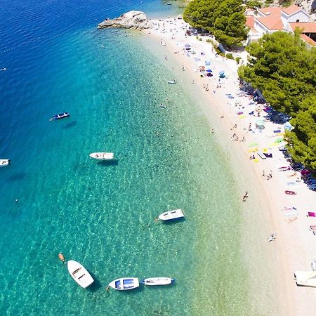 Apartments By The Sea Brela, Makarska - 16065 Exteriér fotografie