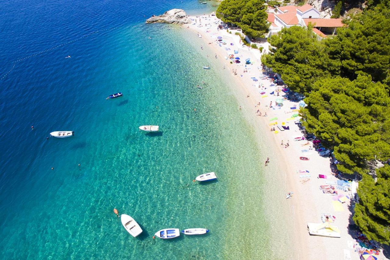 Apartments By The Sea Brela, Makarska - 16065 Exteriér fotografie