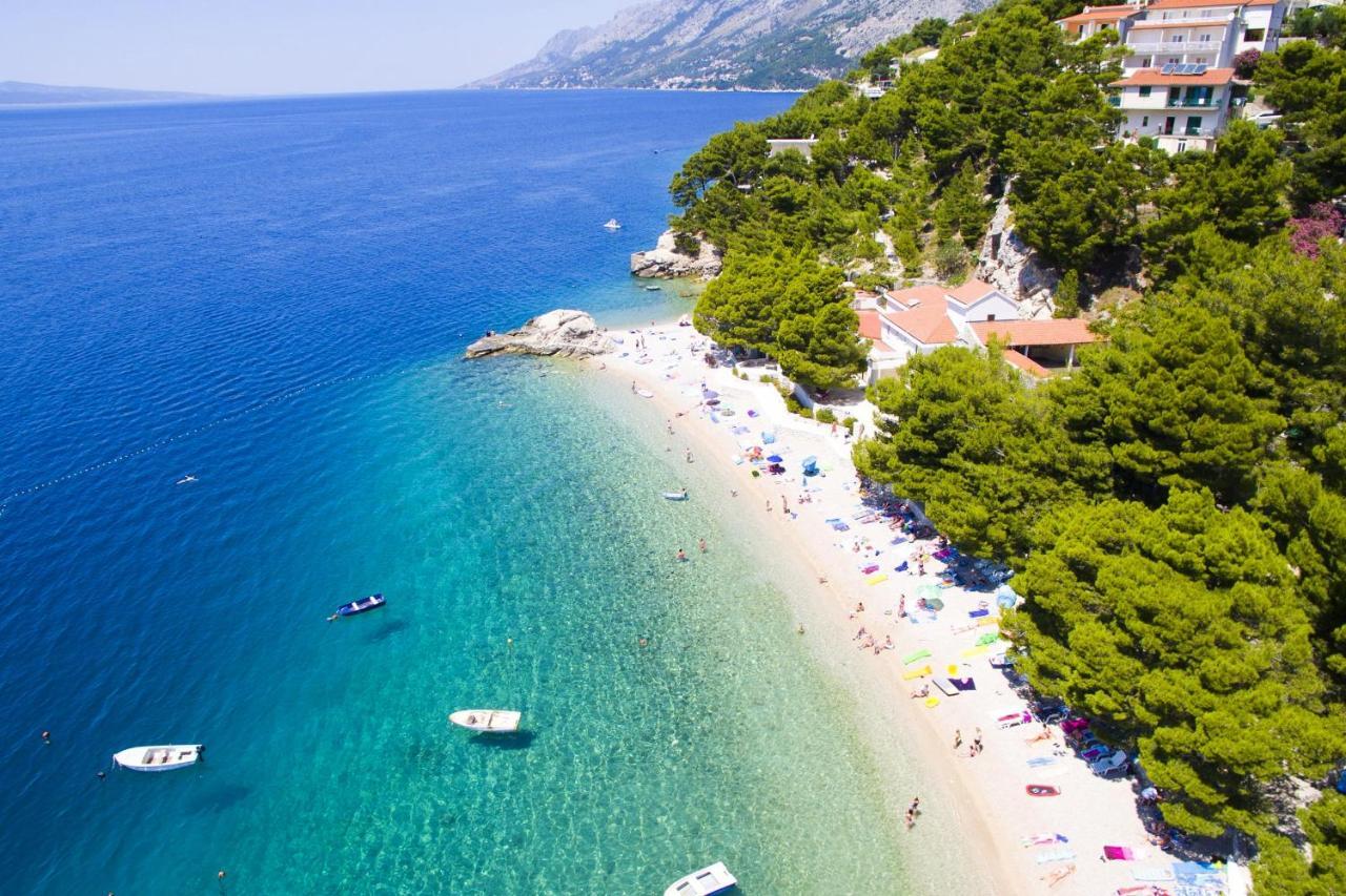 Apartments By The Sea Brela, Makarska - 16065 Exteriér fotografie