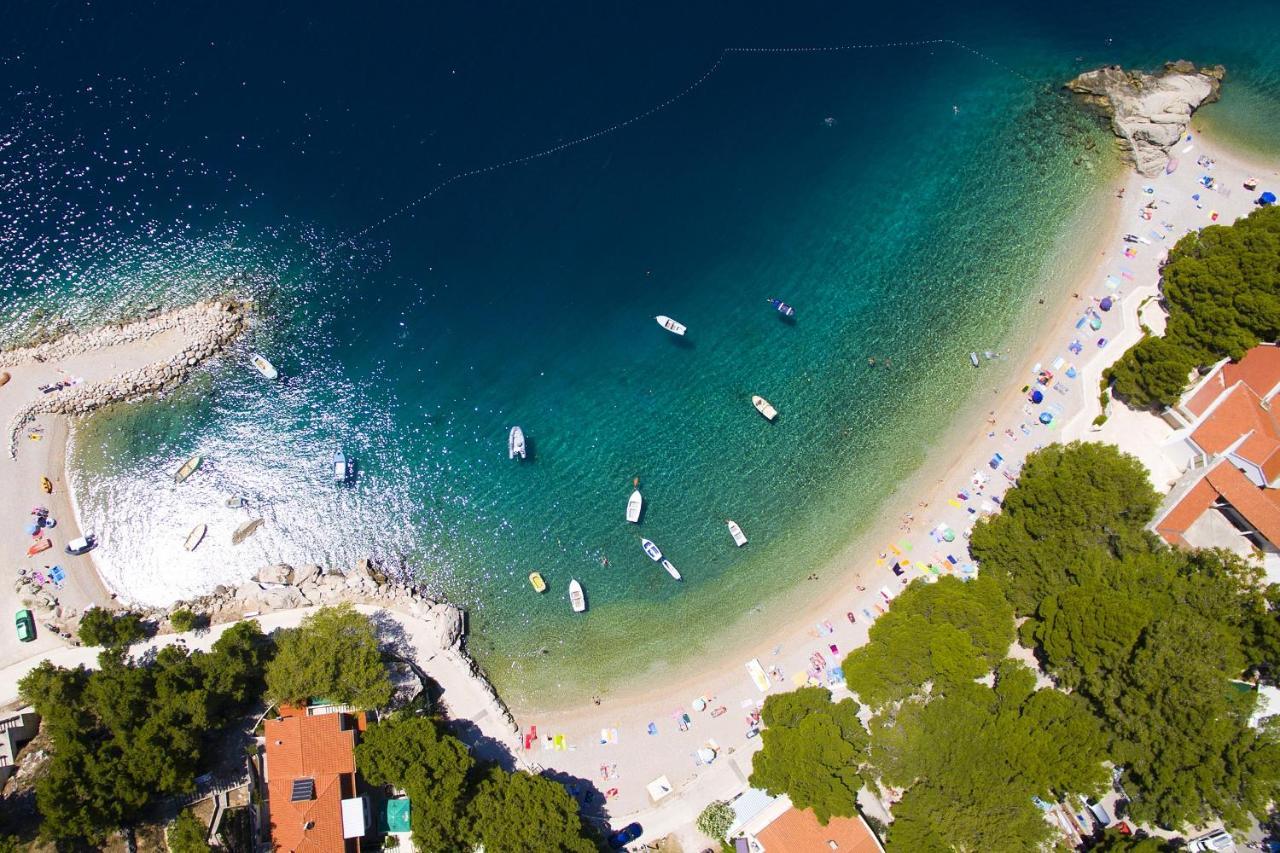 Apartments By The Sea Brela, Makarska - 16065 Exteriér fotografie